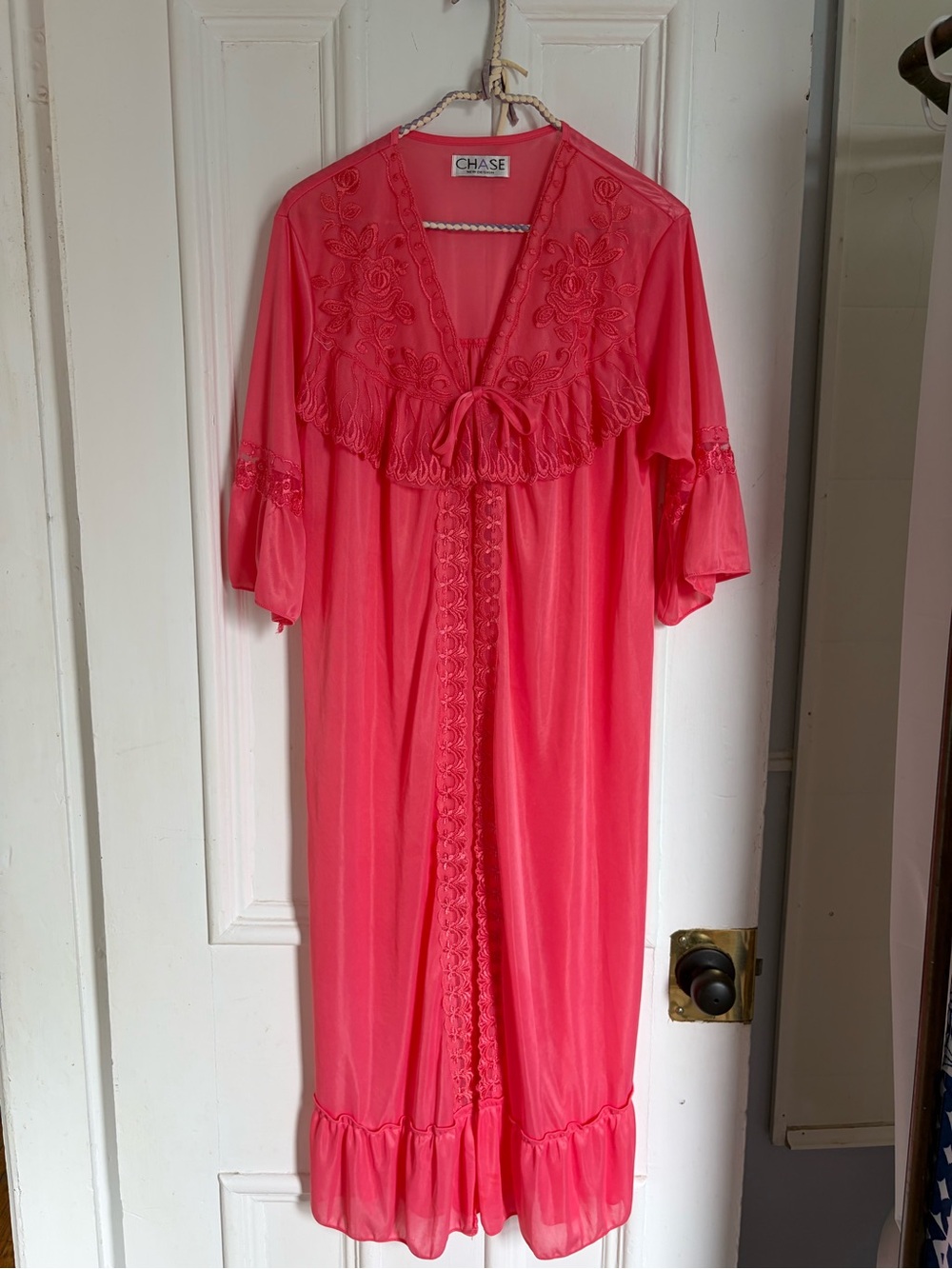 Vintage Bright Pink Robe / Negligee with Lace and Bow Details
